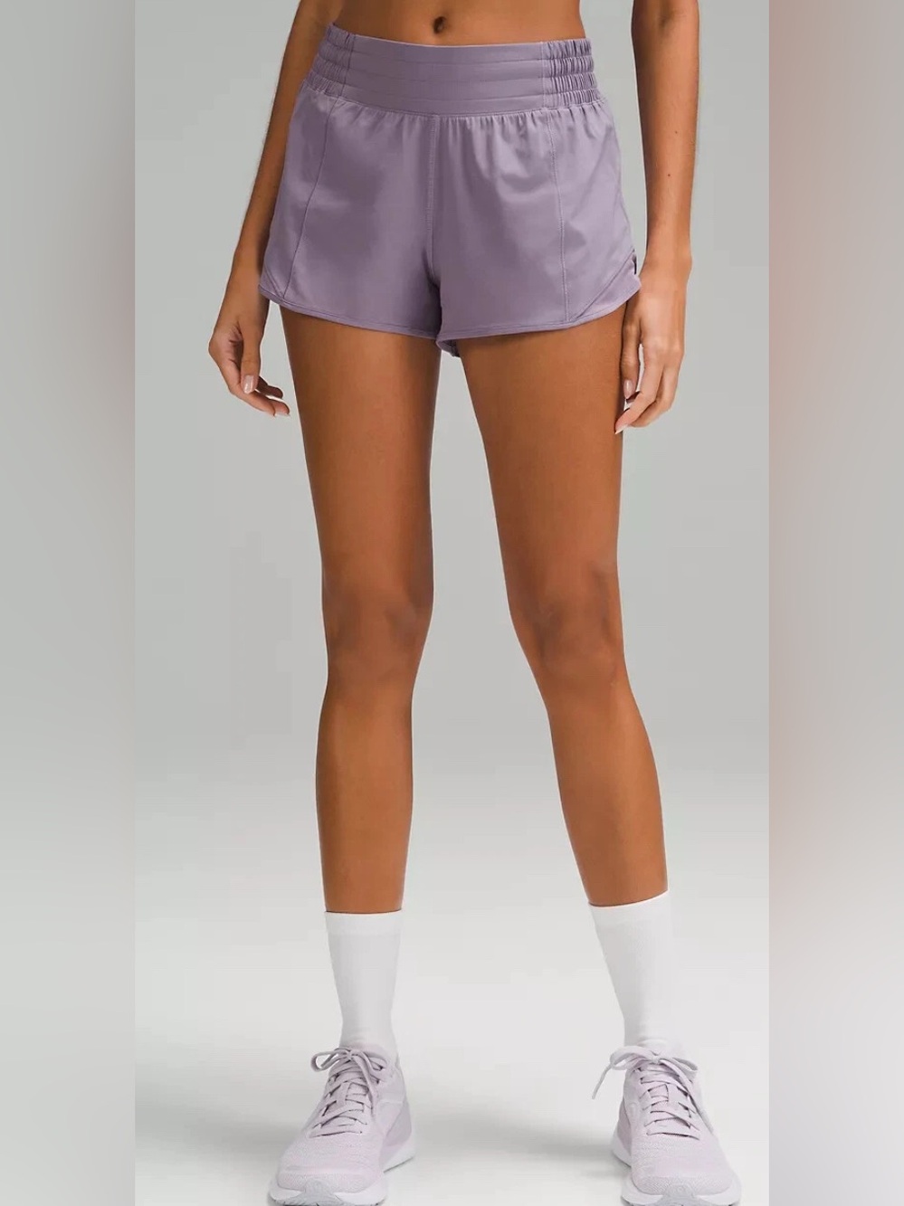 Lululemon Hotty Hot Shorts size 6 - Mauve/purple